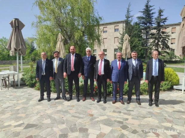 Başkan Sarıtaş TBMM 'de “Yerel Yönetimlerde Mevzuat, Projeler, Çevre, İklim Değişikliği ve Siyasal İletişim Stratejisi” Toplantısına Katıldı.