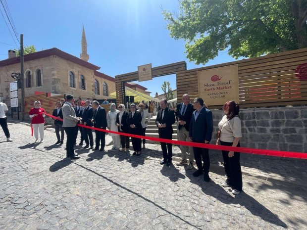 Belediye Başkanımız Sayın Mustafa Kenan Sarıtaş, Uçhisar’da Slow Food Kapadokya Yeryüzü Pazarı açılışına katıldı.