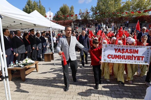Cumhuriyet Bayramı Avanos’ta Coşkuyla Kutlandı