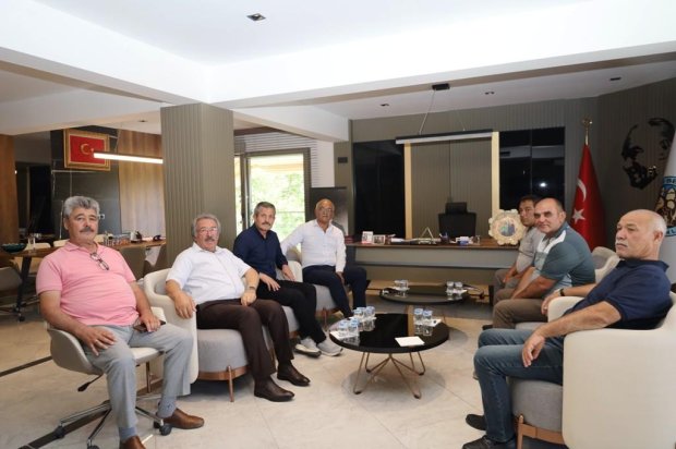 Kırşehir Boztepe Belediye Başkanı Sayın Musa Ceylan, Belediye Başkanımız Sayın Mustafa Kenan Sarıtaş’ı ziyaret etti.