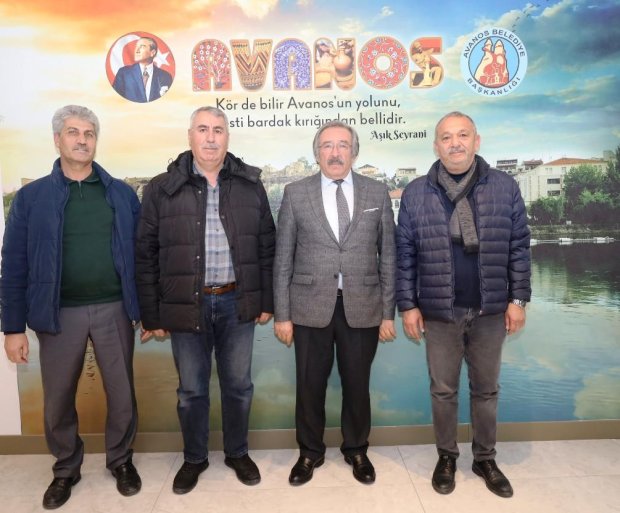 Önceki dönem Çat Belediye Başkanı Sn. İbrahim Ertürk, önceki dönem Çalış Belediye Başkanı Sn. Alparslan Özer ve Kışlalar Dernek Başkanı Sn. Ethem Demirdaş Belediye Başkanımız Sn. Mustafa Kenan Sarıtaş’ı ziyaret ettiler.