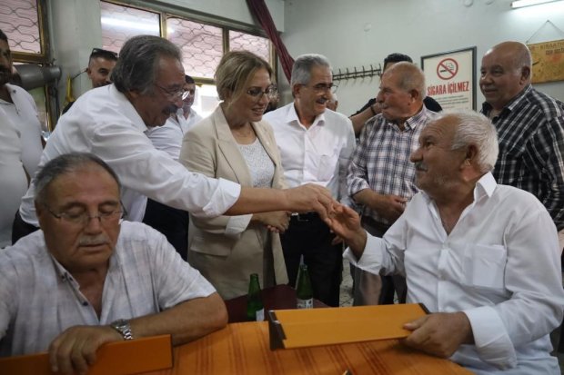 TBMM MHP Grup Başkanvekili ve Nevşehir Milletvekilimiz Sayın Prof. Dr. Filiz Kılıç, Belediye Başkanımız Sayın Mustafa Kenan Sarıtaş, MHP heyeti ile birlikte Karacauşağı Köyü, Kalaba Belediyesi ve Sarılar Köyü’ne ziyarette bulunuldu.