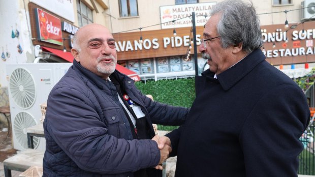 BELEDİYE BAŞKANIMIZ ÇARŞI MERKEZİNDE VATANDAŞLARIMIZIN BAYRAMLARINI KUTLADI