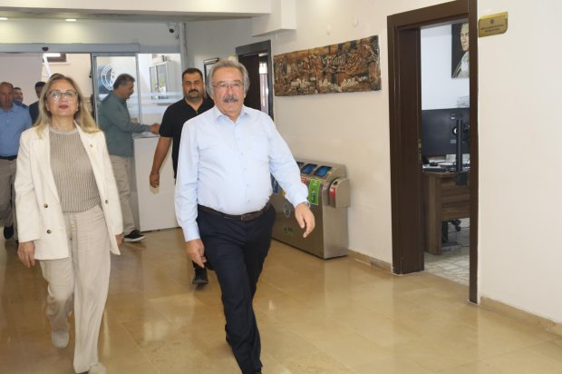 TBMM MHP Grup Başkan Vekili ve Nevşehir Milletvekilimiz Sayın Prof. Dr. Filiz Kılıç, Nevşehir MHP İl Başkanı Sayın Adnan Doğu ile birlikte Belediye Başkanımız Sayın Mustafa Kenan Sarıtaş’ı ziyaret etti.