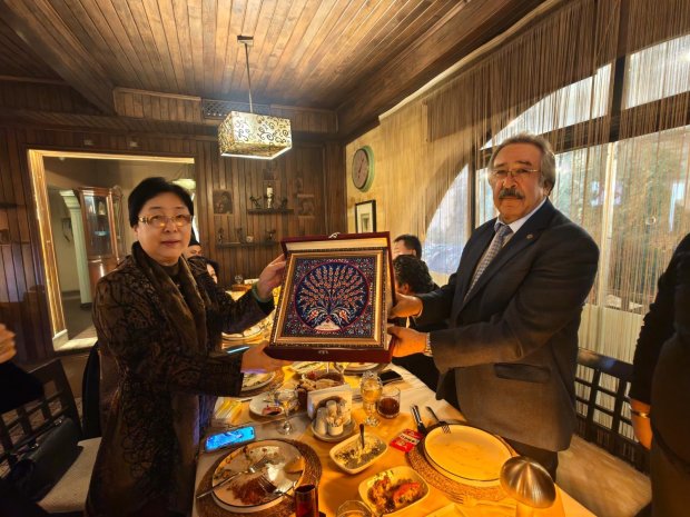 Belediye Başkanımız Sayın Mustafa Kenan Sarıtaş, Çin Anhui Valiliği’nden gelen heyeti Avanos’ta misafir etti.