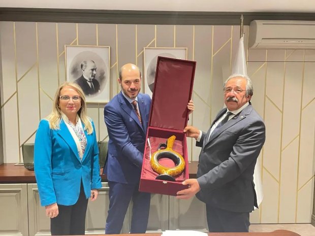 Başkan Sarıtaş, TOKİ İdare Başkanı Mustafa Levent Sungur'u Ziyaret Etti.