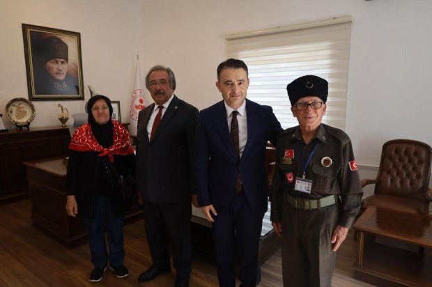 30 Ağustos Zafer Bayramı kutlama töreninin ardından, Avanos Kaymakamlık makamında tebriklerin kabulü gerçekleştirildi.