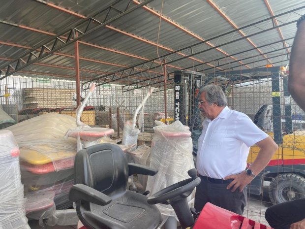 Belediye Başkanımız Sayın Mustafa Kenan Sarıtaş, belediyemizin sanayi iş ocakları, araç garajı ve iş atölyelerinde incelemelerde bulundu.