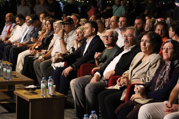15 Temmuz Demokrasi ve Millî Birlik Günü, ilçemizde büyük bir coşku ve anlam yüklü bir programla anıldı.