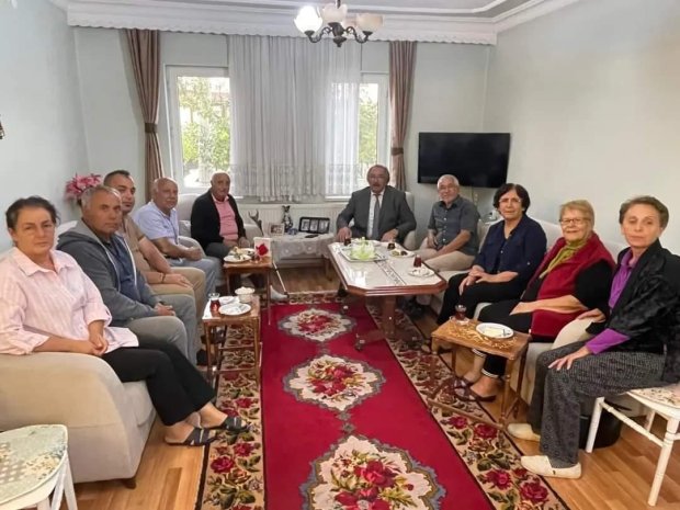 İlçemizin değerli sakinlerinden Kenan ve Gülsen Bağdatlı çiftinin daveti üzerine evlerine ziyarette bulunuldu.
