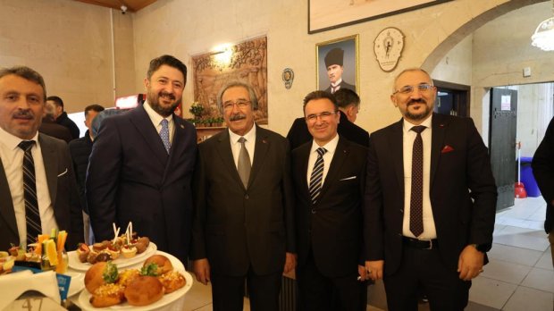 Belediye Başkanımız Sayın Mustafa Kenan Sarıtaş, Topuzluhan'da gerçekleştirilen Nevşehir il protokolü bayramlaşma programına katıldı.