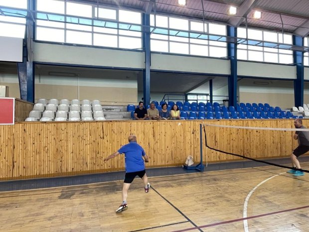 Belediye Başkanımız Veteranlar Badminton Müsabakasına sporculara destek için izleyici olarak katıldı.