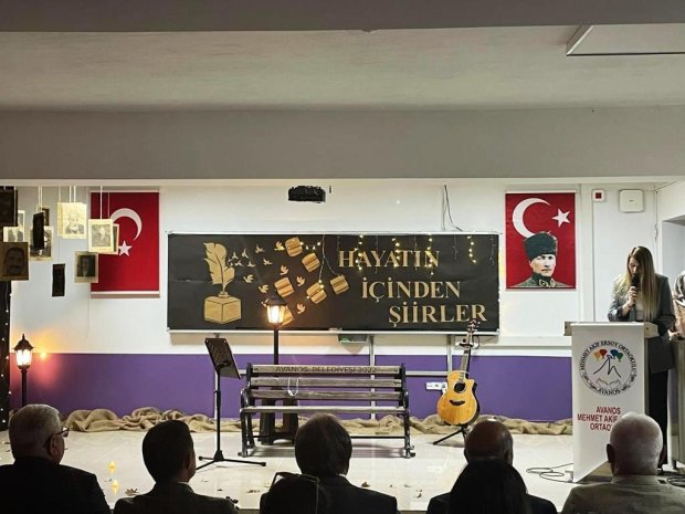 Avanos Mehmet Akif Ersoy Ortaokulu tarafından şiir dinletisi düzenlendi.