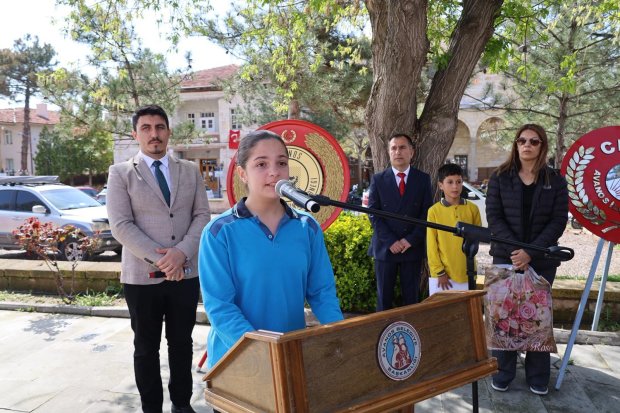 23 NİSAN ULUSAL EGEMENLİK VE ÇOCUK BAYRAMI DOLAYISIYLA ÇELENK TÖRENİ DÜZENLENDİ