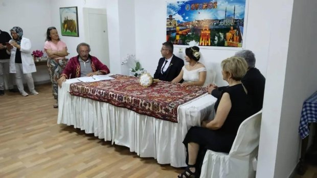 Belediye Başkanımız Mustafa Kenan Sarıtaş, belediye personelleri Yaşar Göçmen ve Buket Balta’nın nikahlarını kıydı.