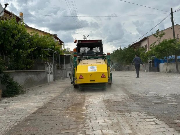 İlçemiz Genelinde Yol, Kaldırım ve Temizlik Çalışmaları Devam Ediyor