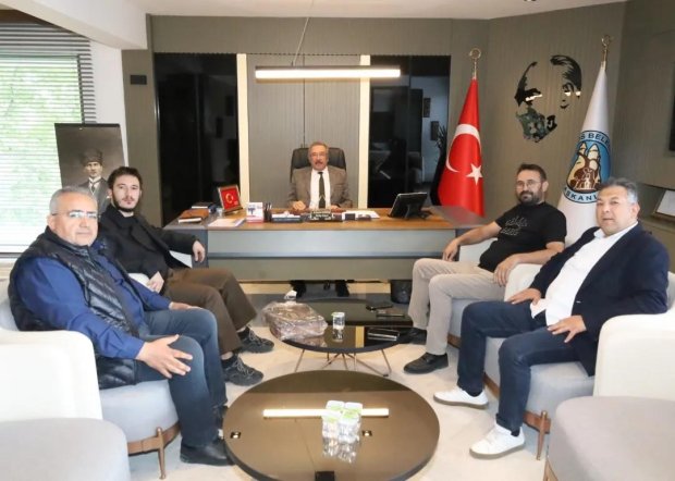 Halis Uluer Şirketler Grubu Yönetim Kurulu Başkanı Sn. Halis Uluer Belediye Başkanımızı Ziyaret Etti