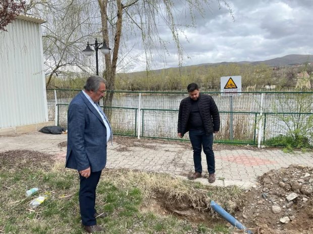 Belediye Başkanımız Sn. Mustafa Kenan Sarıtaş, belediyemizin çalışma alanlarını ziyaret ederek sahada incelemelerde bulundu.