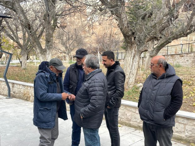Belediye Başkanımız Sayın Mustafa Kenan Sarıtaş, Zelve’de yapımı tamamlanan ve faaliyete geçen iş yerlerini ziyaret ederek esnaflara hayırlı olsun dileklerini iletti.