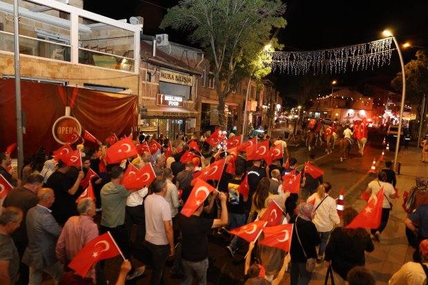 15 TEMMUZ DEMOKRASİ VE MİLLÎ BİRLİK GÜNÜ, İLÇEMİZDE BÜYÜK BİR COŞKU VE ANLAM YÜKLÜ BİR PROGRAMLA ANILDI