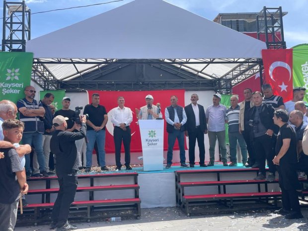 Belediye Başkanımız Sayın Mustafa Kenan Sarıtaş, Yozgat Boğazlıyan’da Kayseri Pancar Ekicileri Kooperatifi tarafından düzenlenen mitinge katıldı.
