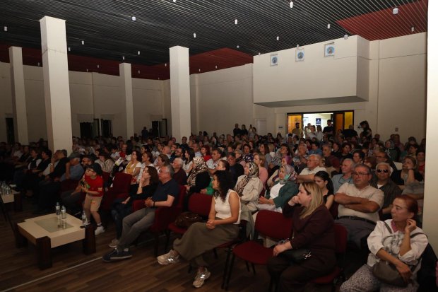 TÜRK SANAT MÜZİĞİ KOROSU VE ADD AVANOS ŞUBESİ RİTİM GRUBU KONSERİ BÜYÜK BEĞENİ TOPLADI