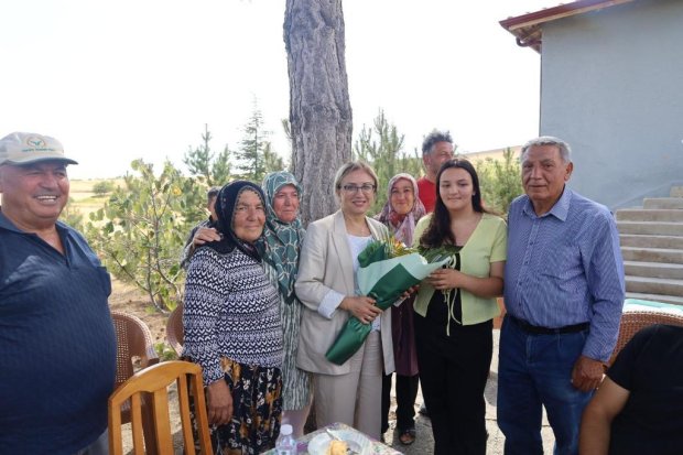 TBMM MHP Grup Başkanvekili ve Nevşehir Milletvekilimiz Sayın Prof. Dr. Filiz Kılıç, Belediye Başkanımız Sayın Mustafa Kenan Sarıtaş, MHP heyeti ile birlikte Karacauşağı Köyü, Kalaba Belediyesi ve Sarılar Köyü’ne ziyarette bulunuldu.