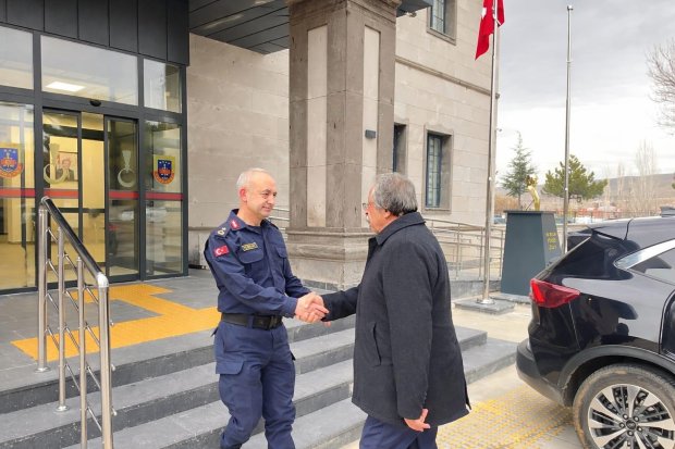 BELEDİYE BAŞKANIMIZ İLÇE JANDARMA KOMUTANIMIZI ZİYARET ETTİ