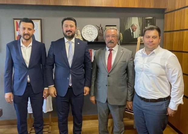 Belediye Başkanımız, Nevşehir Milletvekili Emre Çalışkan’ı makamında ziyaret etti.