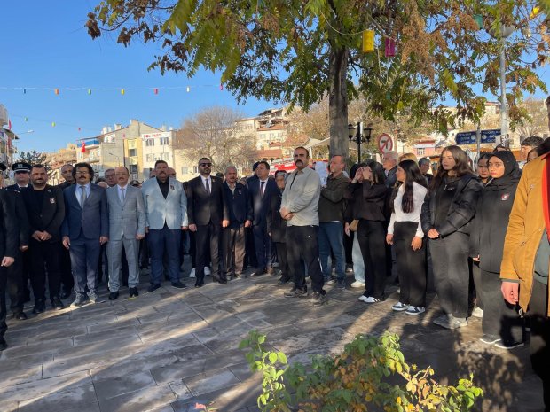 10 Kasım’da Ata’mızı Saygı, Özlem ve Minnetle Andık