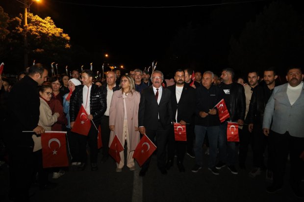 29 Ekim Cumhuriyet Bayramı kutlamaları kapsamında, Fener Alayı ve Kortej Yürüyüşü Gerçekleştirildi