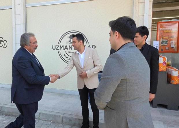 BELEDİYE BAŞKANIMIZ SAYIN MUSTAFA KENAN SARITAŞ İLÇEMİZDE 2. ŞUBESİNİ AÇAN İŞLETMENİN AÇILIŞINI GERÇEKLEŞTİRDİ