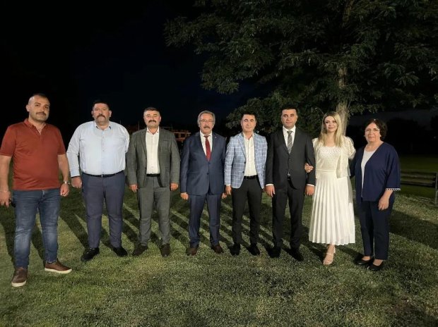 Belediye Başkanımız, Diyarbakır Vali Yardımcılığına atanan Avanos Kaymakamımız Aziz Gölbaşı için düzenlenen veda yemeğine katıldı.