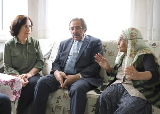 Başkanımız Anneler Günü Münasebetiyle Fedakar Annelerimizi Evlerinde Ziyaret Etti