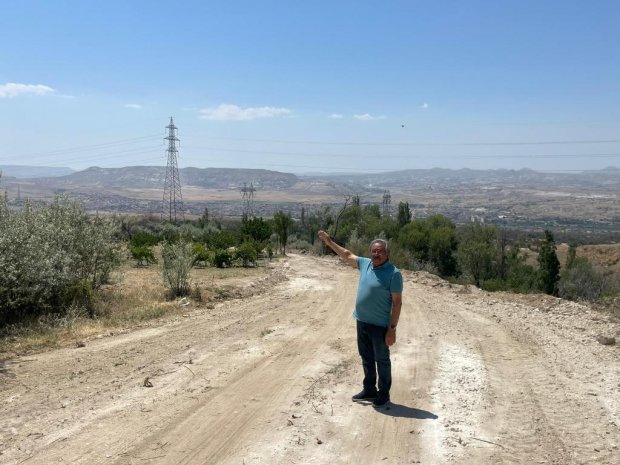 Belediye Başkanımız Sayın Mustafa Kenan Sarıtaş Köybağında kapalı devre sulama sisteminde ilk sulamayı yaparak ağaçlara can suyu verdi.