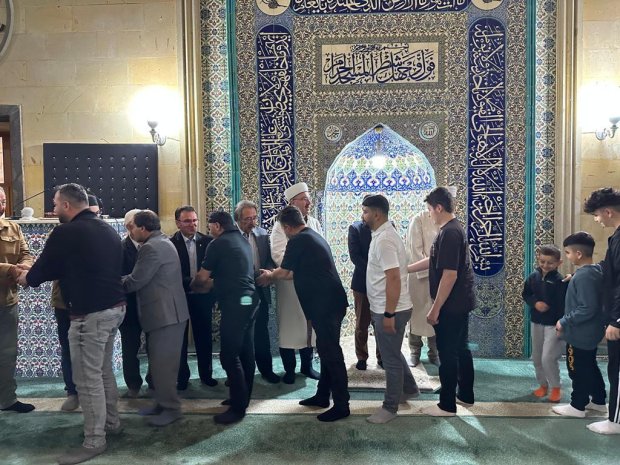 Belediye Başkanımız Sayın Mustafa Kenan Sarıtaş Kurban Bayramı namazının ardından Şehit Şevket Tekin Merkez Camii’nde hemşehrilerimizle bayramlaştı.