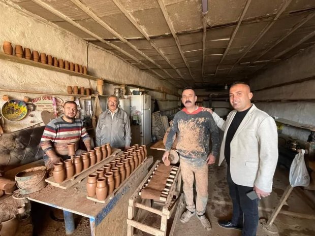 Belediye Başkanımız Mustafa Kenan Sarıtaş, Belediye ekiplerimizce ilçemiz genelinde gerçekleştirilen çalışmaları yerinde inceledi.
