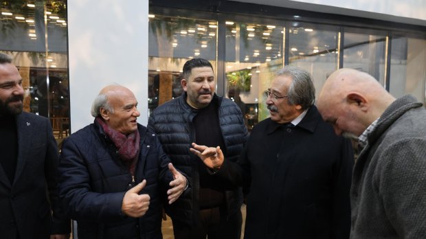 Belediye Başkanımız, Avanos’un yetiştirdiği değerli sinema sanatçısı hemşehrimiz Sayın Dr. Ercan Kesal ile ilçemizde çekimlerine başlanan Kıyıdaki Gölge filminin set ekibini belediyemiz Sosyal Tesislerinde ağırladı.