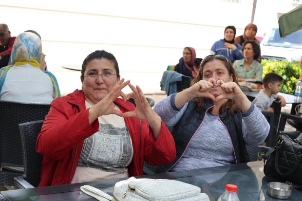 ANNELER GÜNÜ’NE ÖZEL MÜZİK DİNLETİSİ VE CANLI MÜZİK ETKİNLİĞİ YOĞUN KATILIMLA GERÇEKLEŞTİRİLDİ