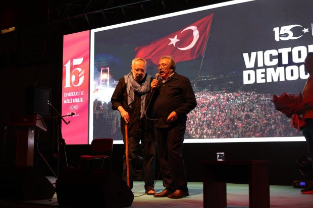 15 TEMMUZ DEMOKRASİ VE MİLLÎ BİRLİK GÜNÜ, İLÇEMİZDE BÜYÜK BİR COŞKU VE ANLAM YÜKLÜ BİR PROGRAMLA ANILDI