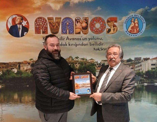 İLÇEMİZDE YENİ AÇILAN İŞ YERİNE HAYIRLI OLSUN PLAKETİ