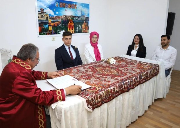 Belediye Başkanımız Genç Çiftin Nikahını Kıydı