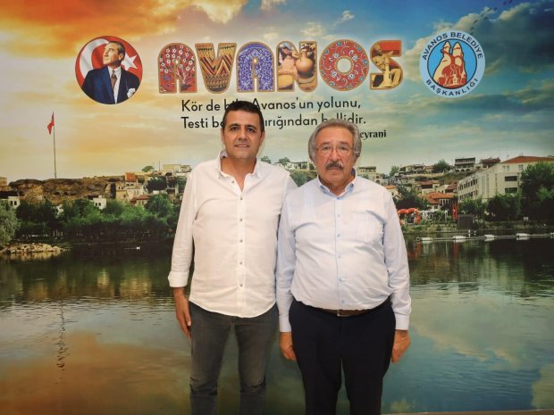 Belediye Başkanımız Mustafa Kenan Sarıtaş'ı ziyarete gelen hemşehrilerimize nazik ziyaretleri için teşekkür ederiz.