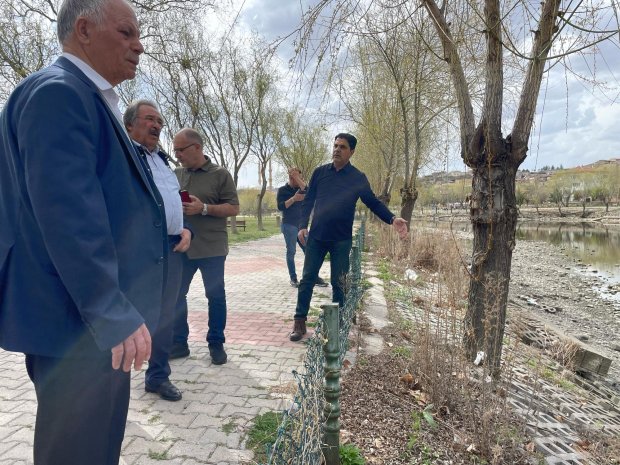 Kızılırmak yatağında iş makineleri ile gerçekleştirilecek olan ıslah çalışmalarıyla birlikte nehir yatağı temizlenerek, görüntü kirliliği de ortadan kaldırılacak.