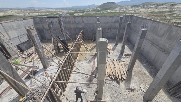 1800 TONLUK YENİ İÇME SUYU DEPOMUZUN İNŞAAT ÇALIŞMALARI SON HIZ DEVAM EDİYOR