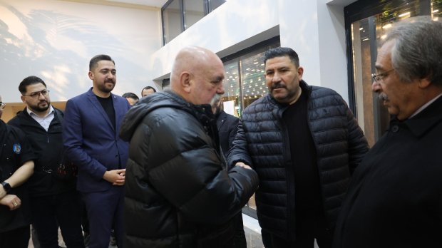 Belediye Başkanımız, Avanos’un yetiştirdiği değerli sinema sanatçısı hemşehrimiz Sayın Dr. Ercan Kesal ile ilçemizde çekimlerine başlanan Kıyıdaki Gölge filminin set ekibini belediyemiz Sosyal Tesislerinde ağırladı.