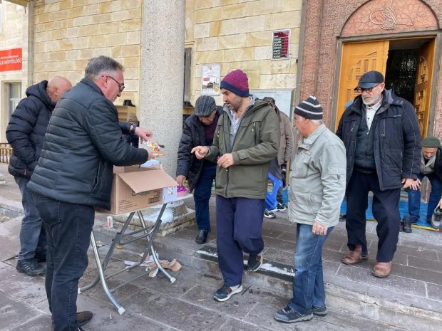 Avanoslu Hemşehrimiz Tankçı Uzman Çavuş Şevket Tekin için Mevlid-i Şerif programı düzenlendi.