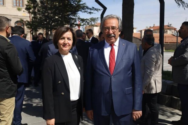 Belediye Başkanımız Sayın Mustafa Kenan Sarıtaş, Nevşehir Vilayetler Evi'nde gerçekleştirilen il protokolü bayramlaşma programına katıldı.