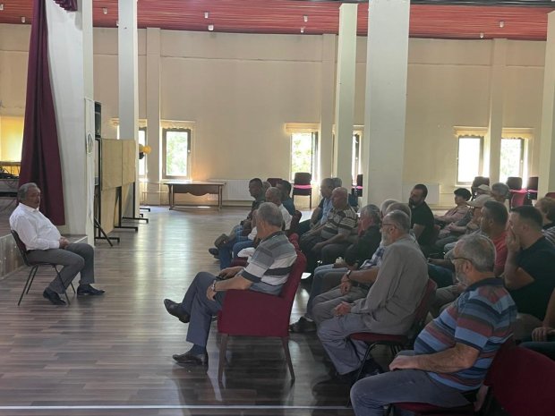 Belediye Başkanımız Sn. Mustafa Kenan Sarıtaş, Avanos Köybağında bağı ve bahçesi bulunan hemşehrilerimizin katılımıyla gerçekleştirilen toplantıda, Köybağı ile ilgili karşılıklı görüş alışverişinde bulundu.