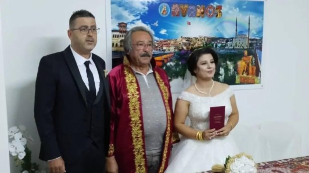 Belediye Başkanımız Mustafa Kenan Sarıtaş, belediye personelleri Yaşar Göçmen ve Buket Balta’nın nikahlarını kıydı.